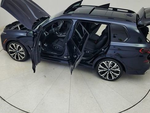 Used 2024 BMW X7 xDrive40i w/ M Sport Package image 89