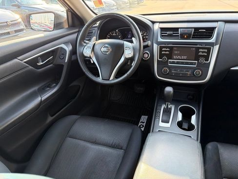 Used 2017 Nissan Altima 2.5 SR w/ Midnight Edition Package FWD image 21
