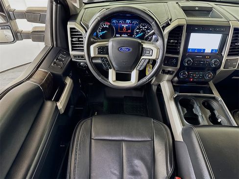 Used 2020 Ford F250 Lariat w/ Chrome Package image 20