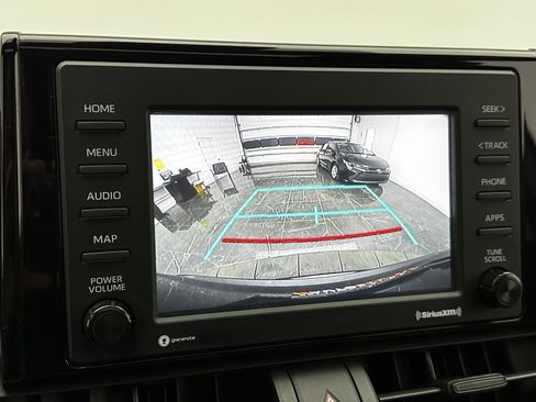 Used 2020 Toyota RAV4 XLE w/ Convenience Package image 18