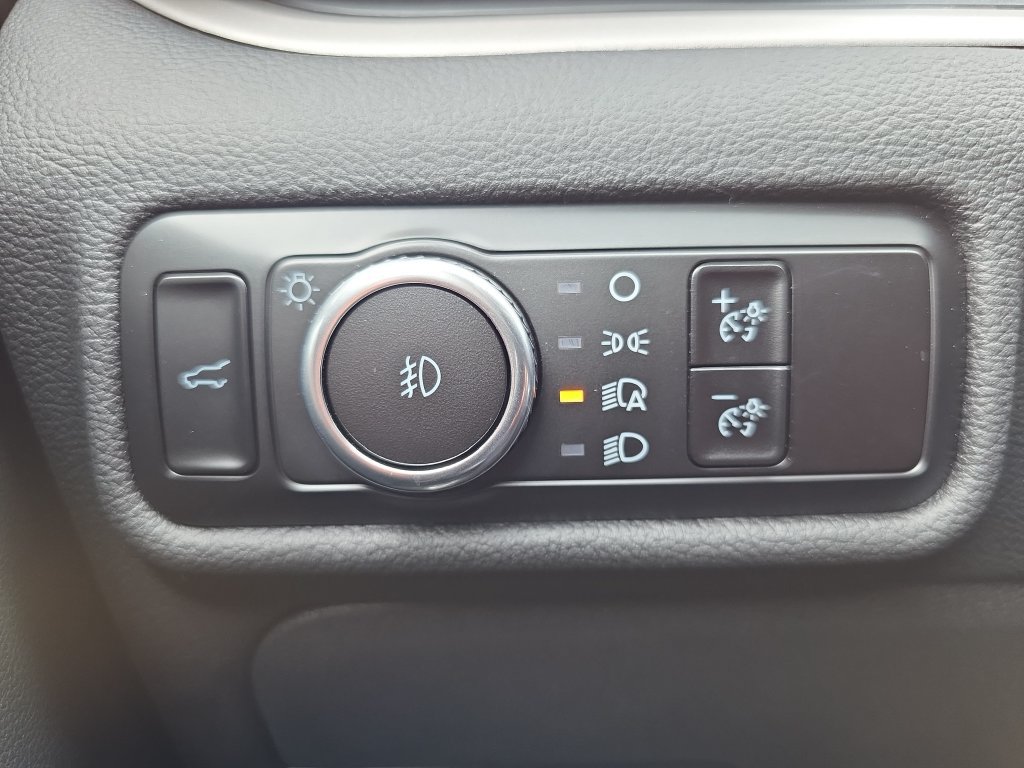 Certified 2023 Ford Explorer XLT w/ Equipment Group 202A AWD/4WD image 24