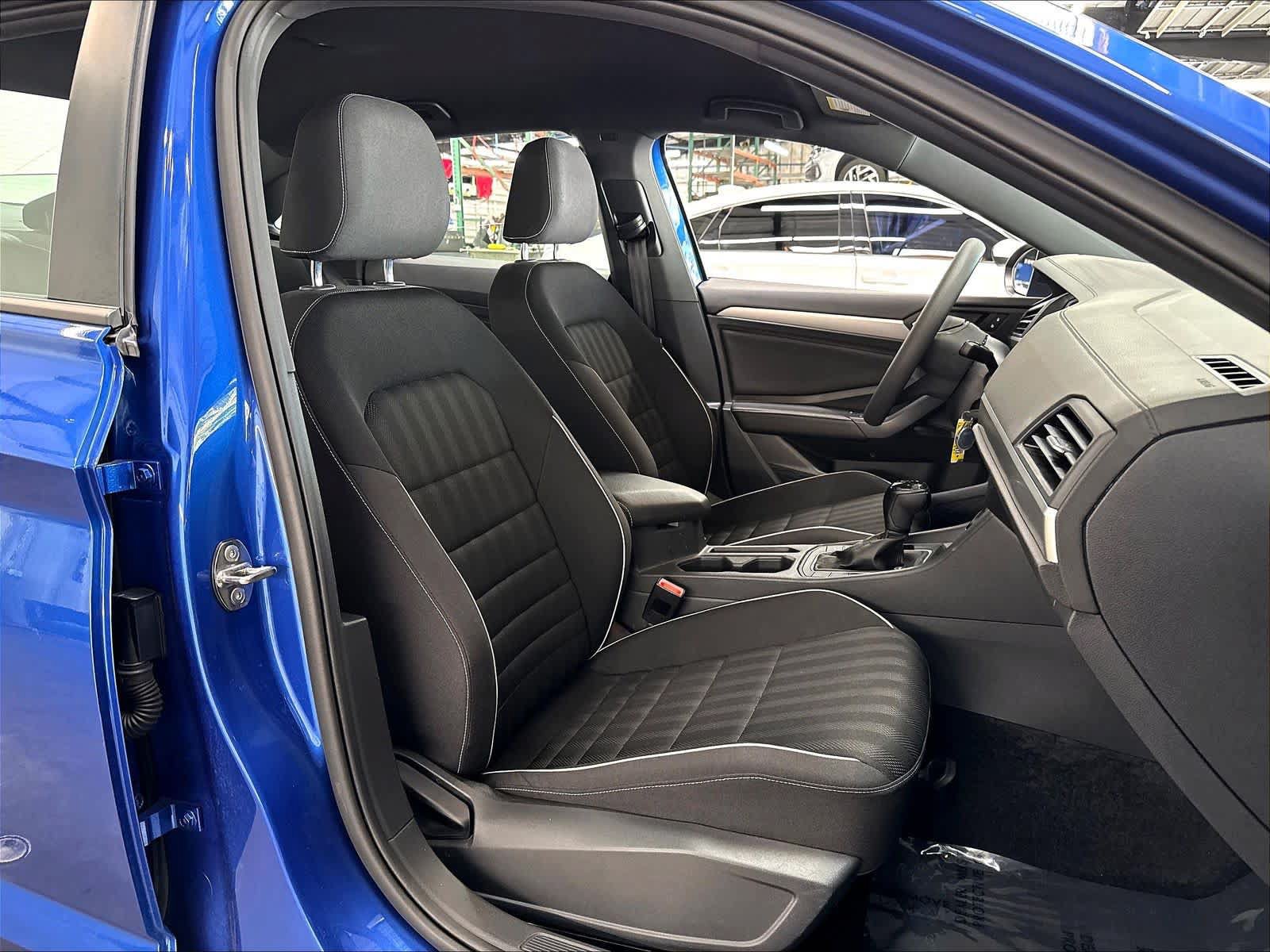 Used 2023 Volkswagen Jetta Sport FWD image 30
