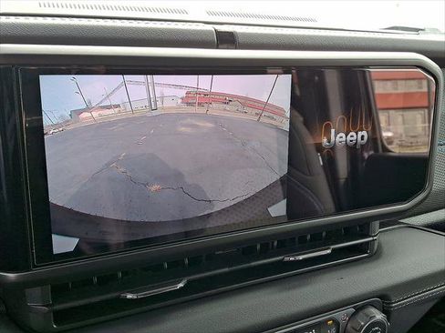 Used 2024 Jeep Wrangler Unlimited Rubicon 4xe image 7