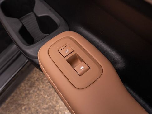 Certified 2025 Hyundai Santa Fe Limited image 18