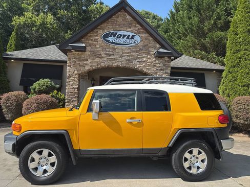 Used 2008 Toyota FJ Cruiser 4WD image 1