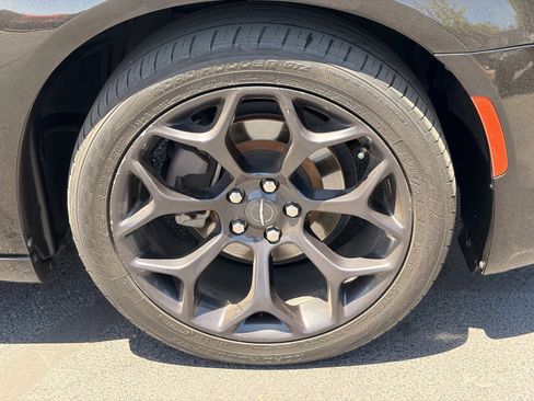 Used 2019 Chrysler 300 Touring w/ Sport Appearance Package RWD image 9