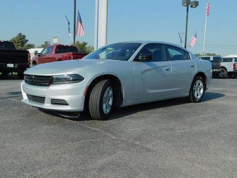 Used 2023 Dodge Charger SXT image 4