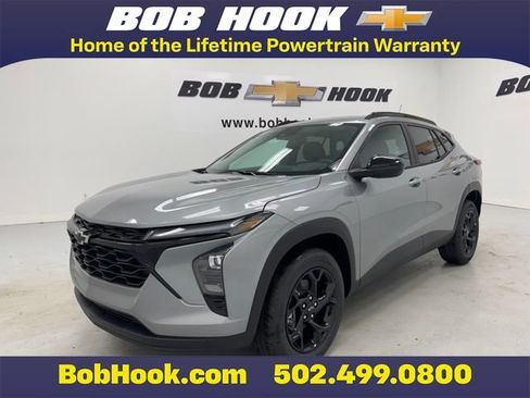 New 2026 Chevrolet Trax LT w/ Midnight Edition FWD image 1