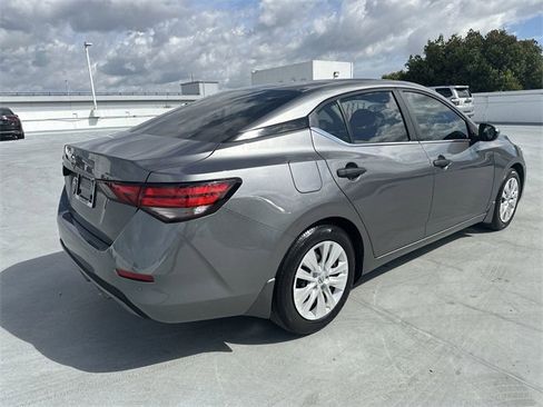 Used 2024 Nissan Sentra S image 10