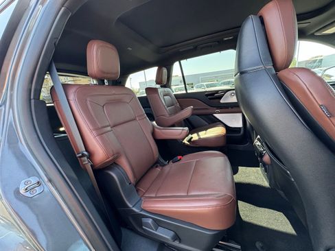 Used 2025 Lincoln Aviator Reserve w/ Equipment Group 201A AWD/4WD image 26