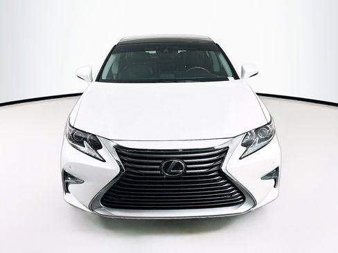 Used 2017 Lexus ES 350 w/ Navigation System Package image 2