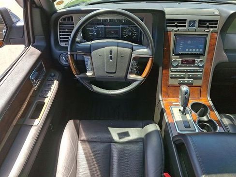 Used 2013 Lincoln Navigator 4WD w/ HD Trailer Tow Pkg image 11