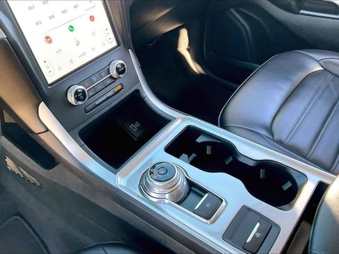 Used 2024 Ford Edge SEL image 17