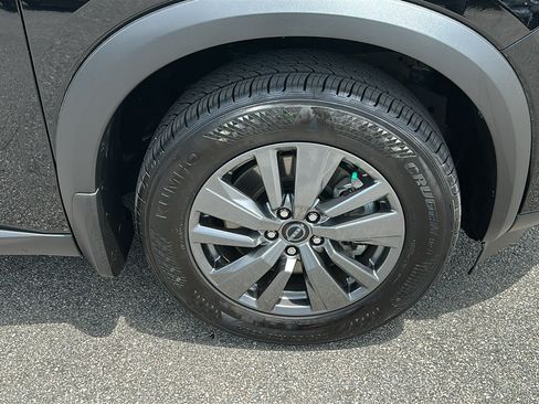 Used 2026 Nissan Pathfinder SV w/ SV Premium Package AWD/4WD image 8