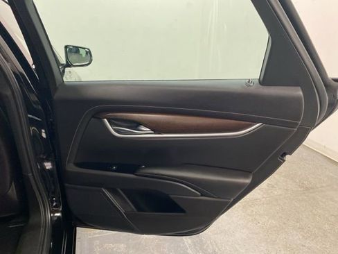 Used 2018 Cadillac XTS Luxury image 24