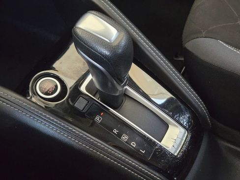 Used 2019 Nissan Kicks SV FWD image 18