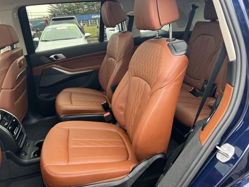 Used 2023 BMW X7 xDrive40i w/ Executive Package image 25