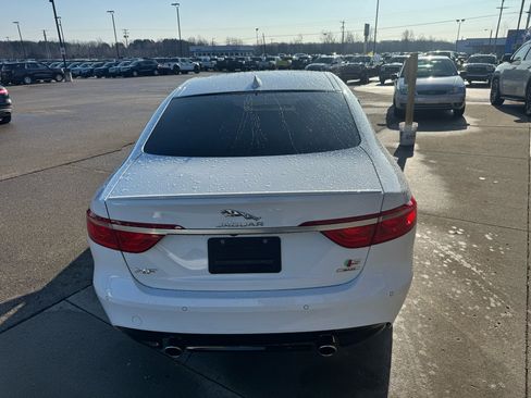 Used 2016 Jaguar XF S image 6