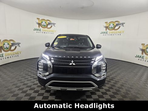 New 2025 Mitsubishi Outlander SE image 2