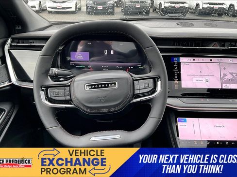 Used 2025 Jeep Wagoneer S Limited image 5