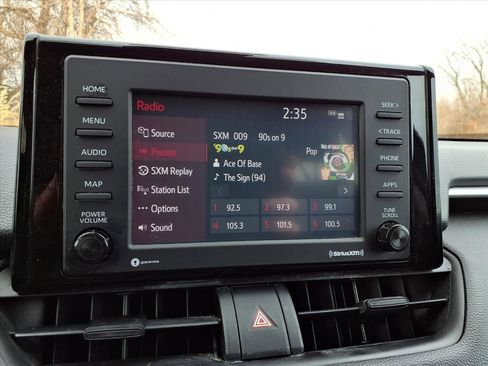 Used 2020 Toyota RAV4 XLE image 12