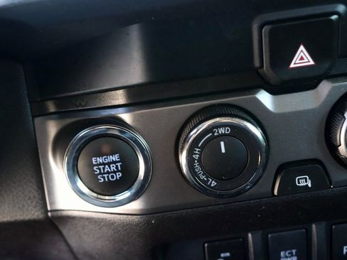 Used 2023 Toyota Tacoma 4x4 Double Cab image 22