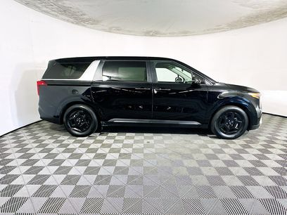 Used 2025 Kia Carnival