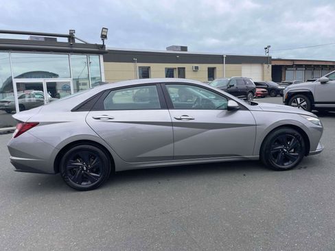 Used 2023 Hyundai Elantra SEL image 4