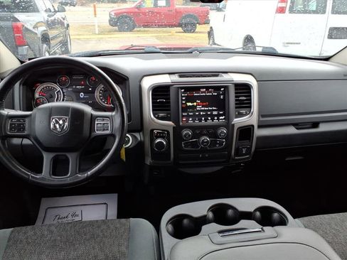 Used 2019 RAM 1500 Classic SLT w/ Luxury Group image 11