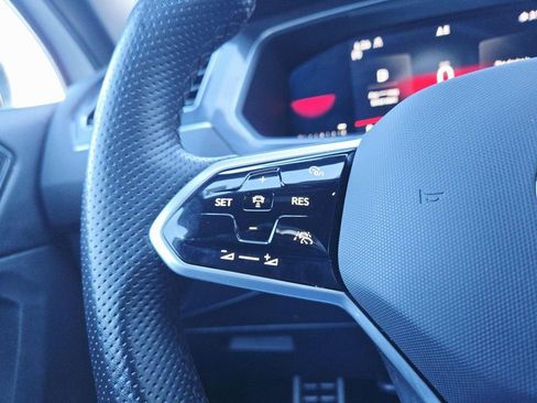 Used 2022 Volkswagen Tiguan SE R-Line image 21