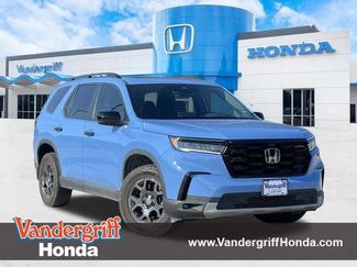 Used 2025 Honda Pilot TrailSport video 1