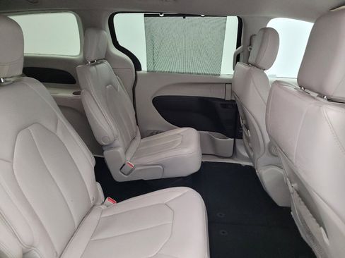Used 2021 Chrysler Voyager Lxi FWD image 19