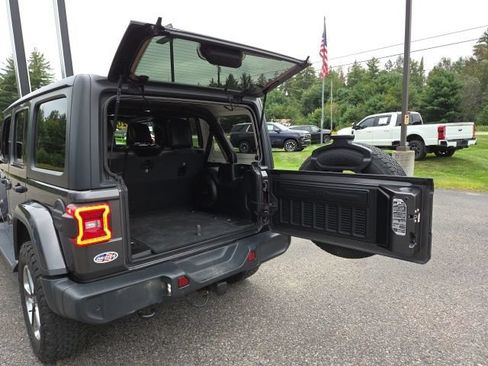 Used 2020 Jeep Wrangler Unlimited Sahara w/ Dual Top Group AWD/4WD image 38