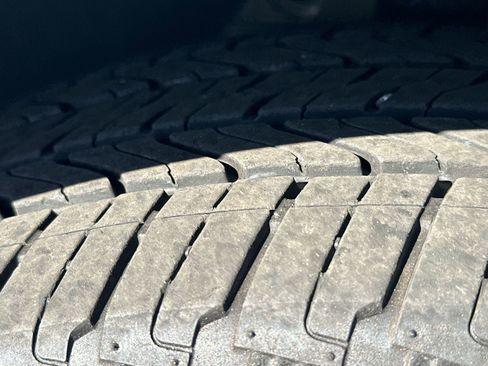 Used 2023 Chevrolet Equinox LT image 12