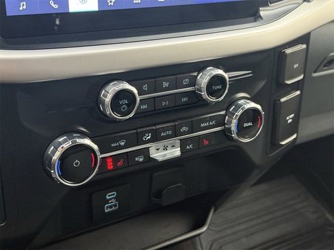 Certified 2022 Ford F150 XLT w/ Equipment Group 302A High image 19