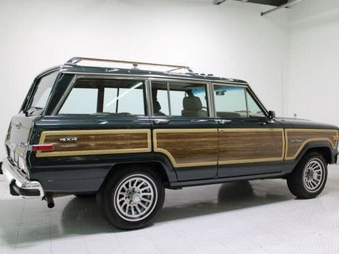 Used 1991 Jeep Grand Wagoneer image 9