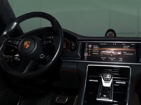 Used 2021 Porsche Panamera GTS w/ Premium Package image 42