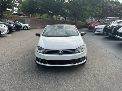 Used 2014 Volkswagen Eos FWD image 2