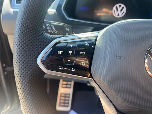 Used 2024 Volkswagen Tiguan SE R-Line AWD/4WD image 21