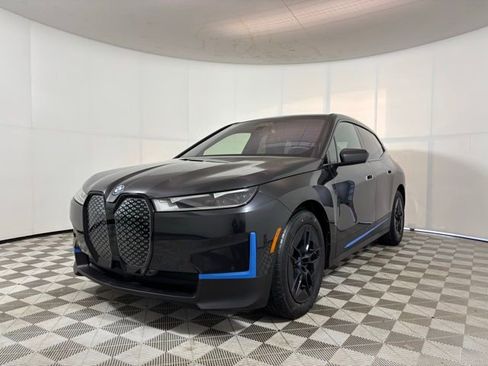 Certified 2023 BMW iX xDrive50 w/ Premium Package AWD/4WD image 3