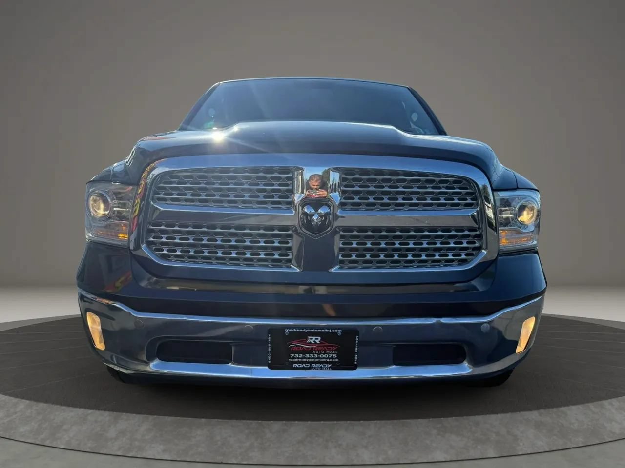 Used 2016 RAM 1500 Laramie w/ Convenience Group AWD/4WD image 3