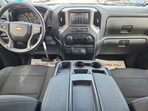 Used 2023 Chevrolet Silverado 2500 Custom w/ Custom Convenience Package image 9