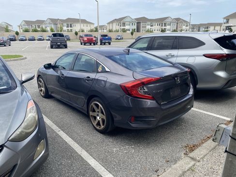 Used 2017 Honda Civic EX-T image 10