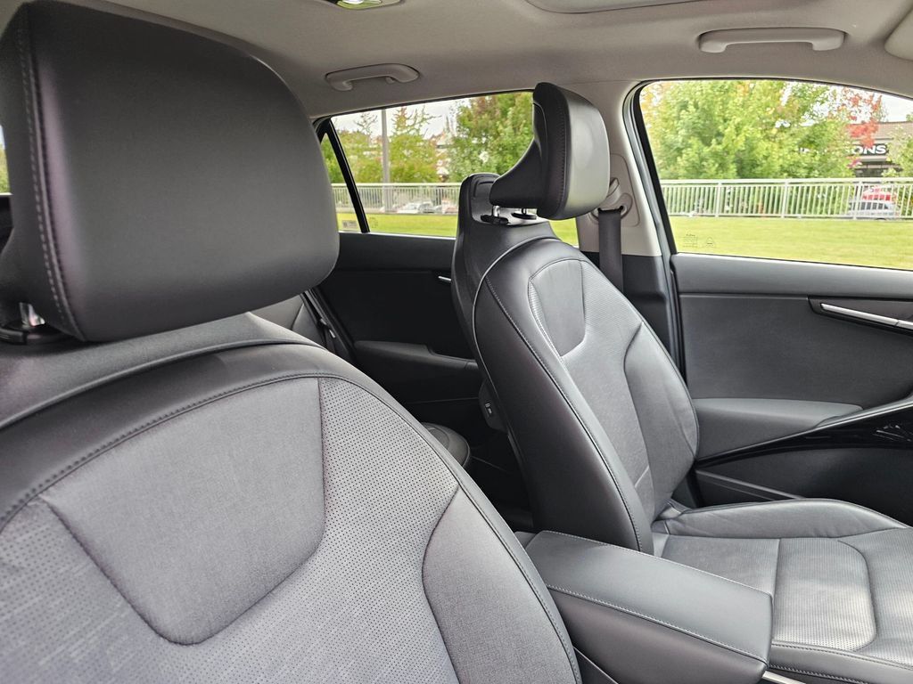 Used 2023 Kia Niro Wave w/ Wave Preserve Package FWD image 11