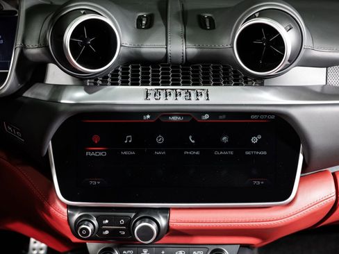 Used 2019 Ferrari Portofino RWD image 44