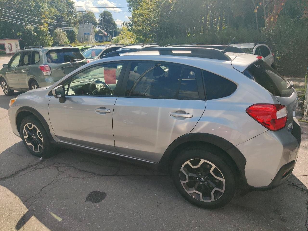 Used 2017 Subaru Crosstrek 2.0i Premium AWD/4WD image 3