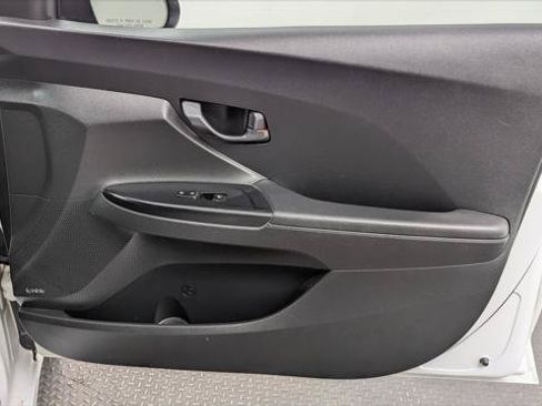 Used 2019 Hyundai Veloster 2.0 Premium FWD image 18