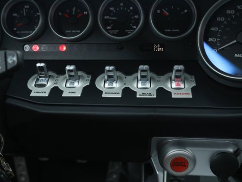 Used 2006 Ford GT image 29