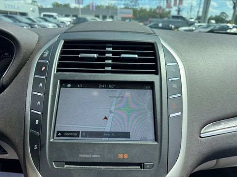 Used 2017 Lincoln MKC Reserve FWD image 24
