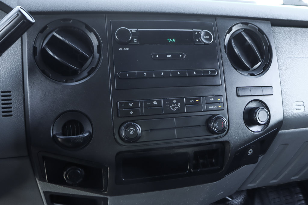 Used 2017 Ford F650 2WD SuperCab Super Duty image 32